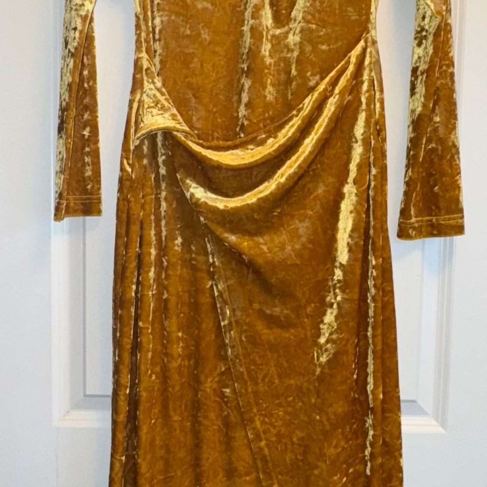 Significant Other Narin gold Velvet Long Sleeve Dress sz 8 - Picture 6 of 7